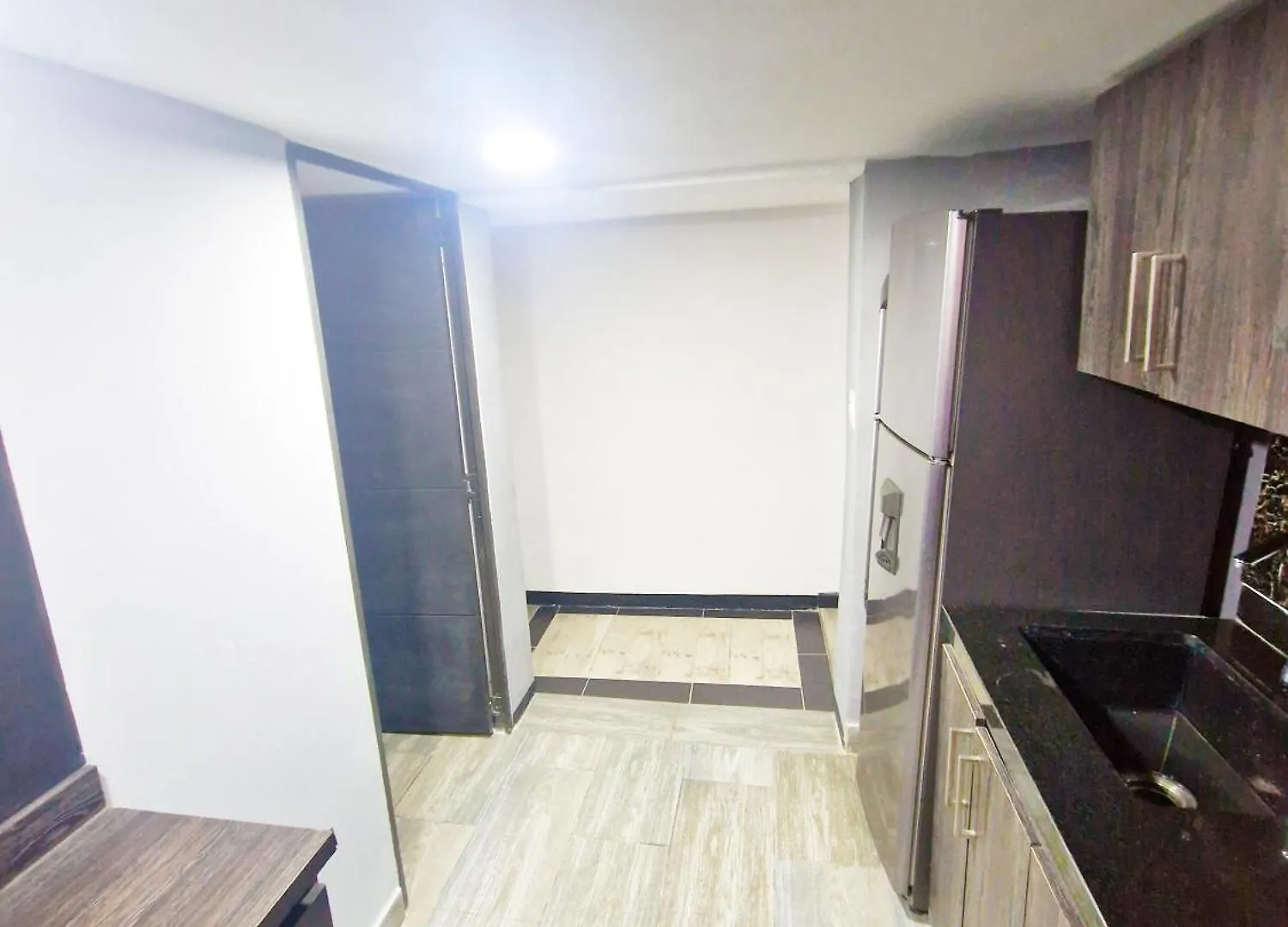 Master Suite# 301B Icon Lleras Park Medellín Apartman